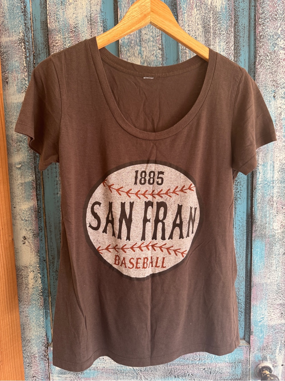 Brown 'San Fran Baseball' Women’s Scoop Neck Tee